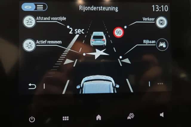 Renault Captur (2022) thumbnail 13