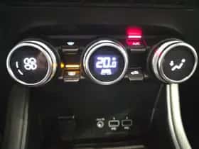 Renault Captur (2022) thumbnail 14