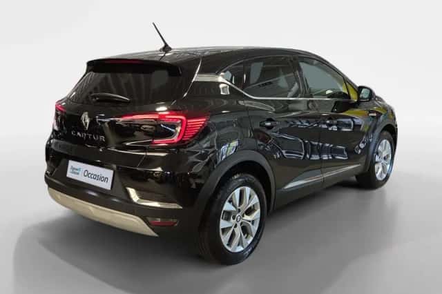 Renault Captur (2022) thumbnail 4