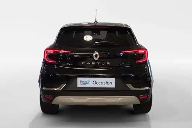 Renault Captur (2022) thumbnail 5