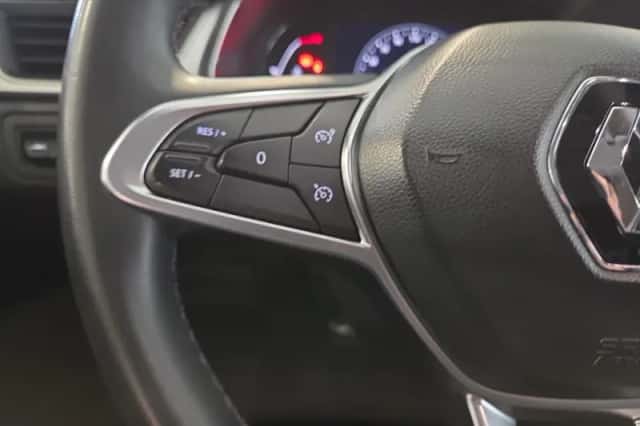 Renault Captur (2022) thumbnail 9