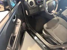 Renault Clio (2015) thumbnail 11