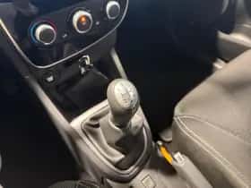 Renault Clio (2015) thumbnail 28