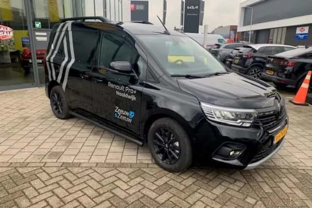 Renault Kangoo (2024) thumbnail 2