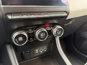 Renault Captur (2020) thumbnail 29
