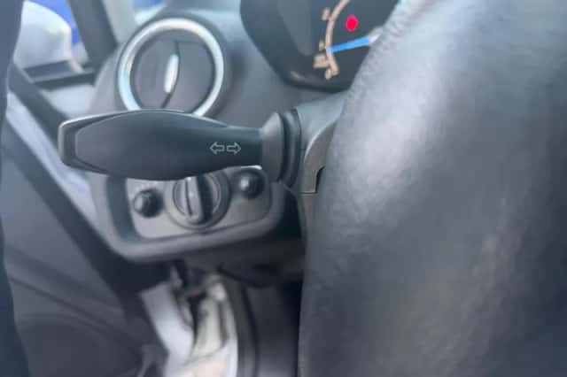 Ford Fiesta (2013) thumbnail 15