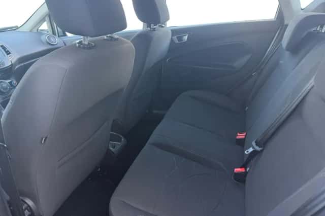 Ford Fiesta (2013) thumbnail 26