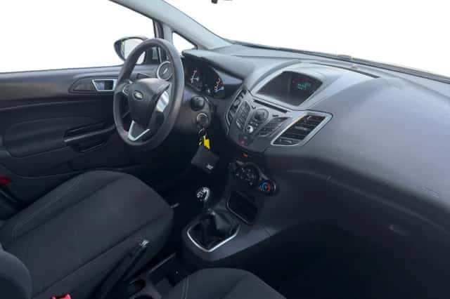 Ford Fiesta (2013) thumbnail 28