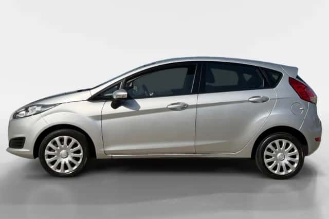 Ford Fiesta (2013) thumbnail 4