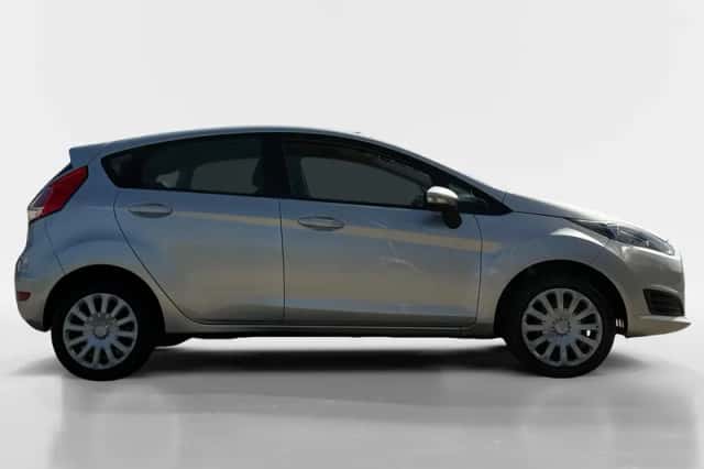 Ford Fiesta (2013) thumbnail 8