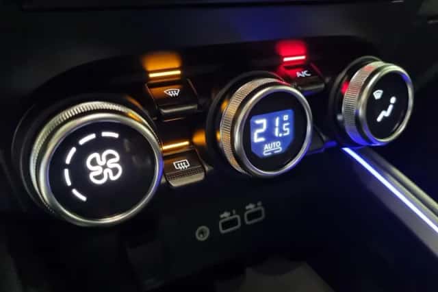 Renault Clio (2025) thumbnail 16