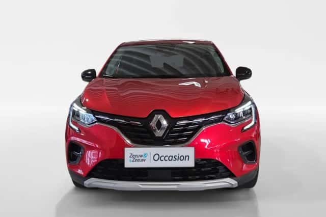 Renault Captur (2022) thumbnail 2
