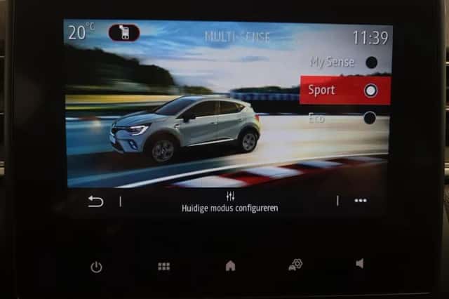 Renault Captur (2022) thumbnail 16