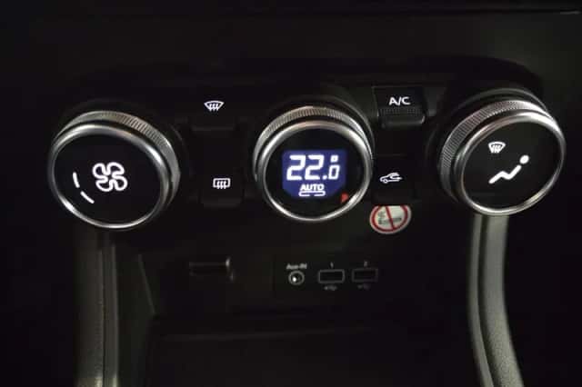 Renault Captur (2022) thumbnail 17