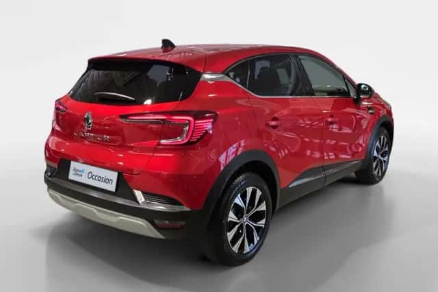 Renault Captur (2022) thumbnail 4