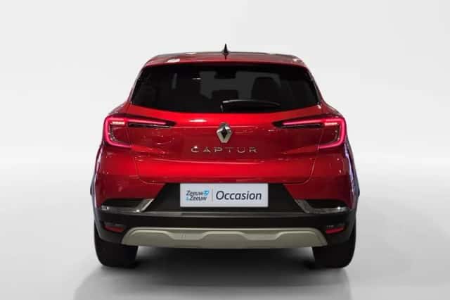 Renault Captur (2022) thumbnail 5