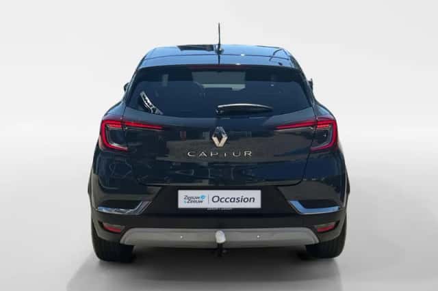 Renault Captur (2022) thumbnail 6