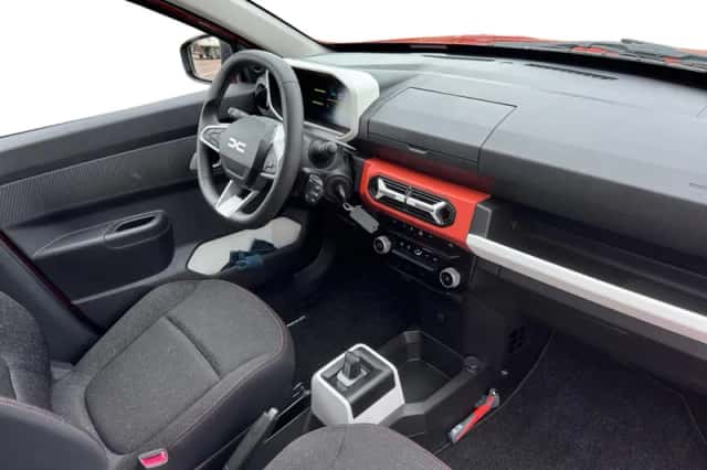 Dacia Spring (2025) thumbnail 16