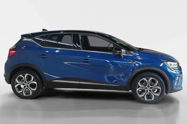 Renault Captur (2023) thumbnail 2