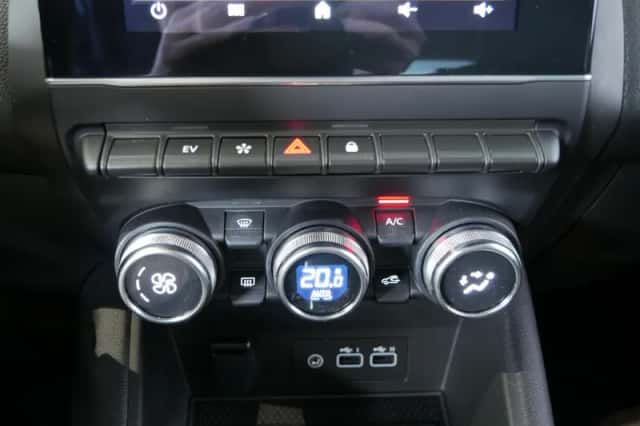 Renault Captur (2023) thumbnail 20