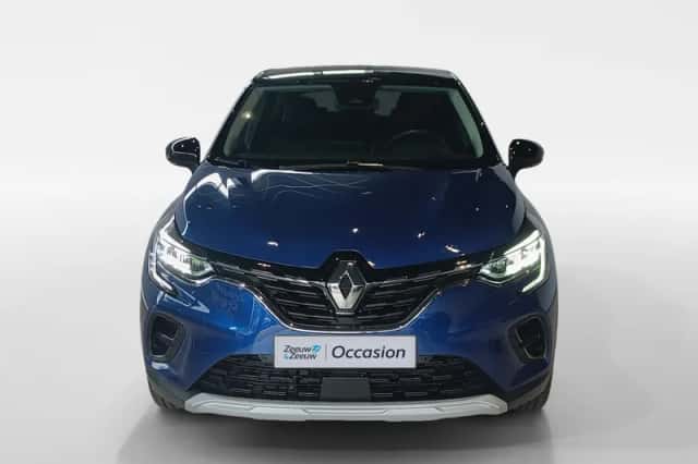 Renault Captur (2023) thumbnail 3