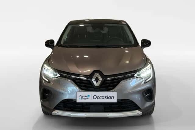Renault Captur (2021) thumbnail 3