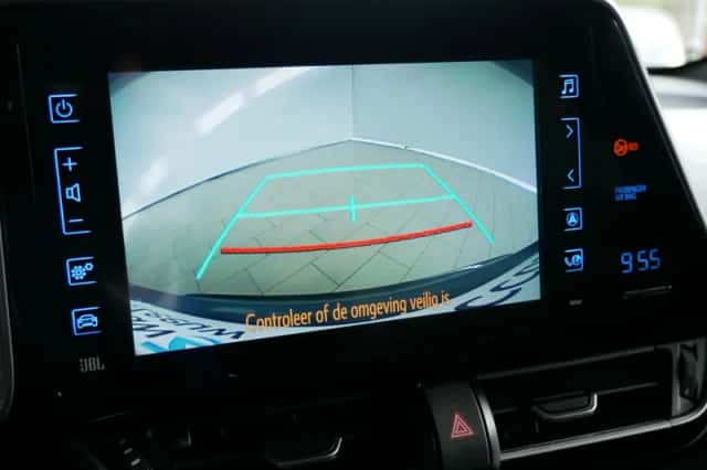 Toyota C-HR (2020) thumbnail 17