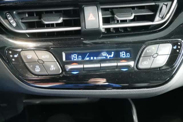 Toyota C-HR (2020) thumbnail 18