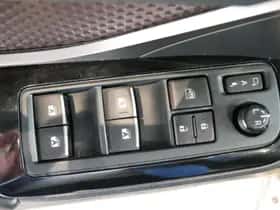 Toyota C-HR (2020) thumbnail 23