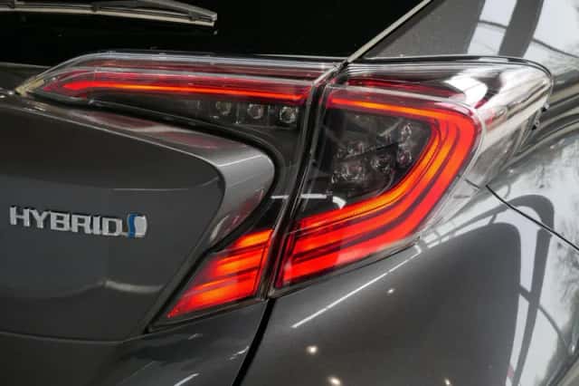 Toyota C-HR (2020) thumbnail 30