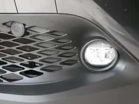 Toyota C-HR (2020) thumbnail 33