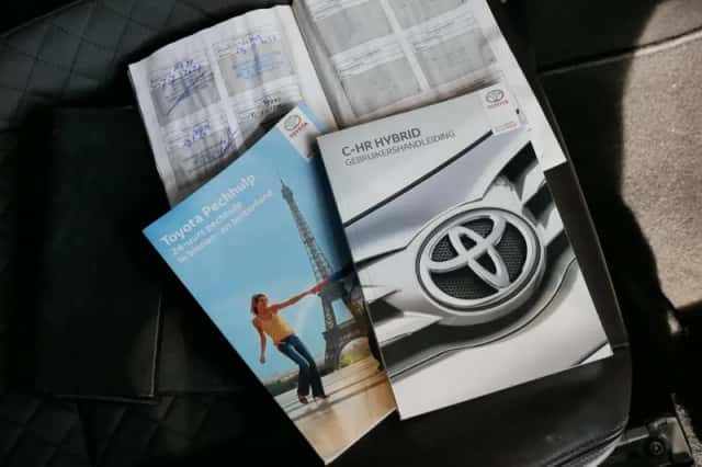 Toyota C-HR (2020) thumbnail 35