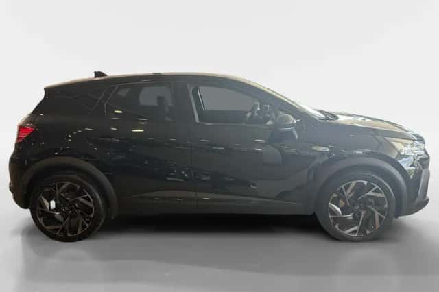 Renault Captur (2025) thumbnail 2