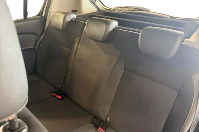 Dacia Sandero Stepway (2018) thumbnail 11