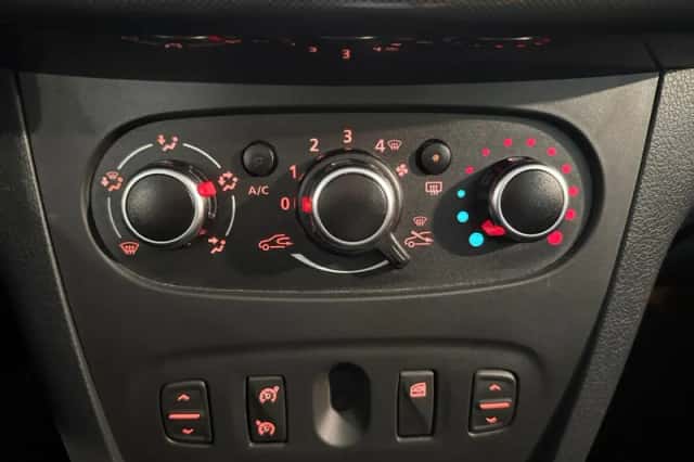 Dacia Sandero Stepway (2018) thumbnail 23