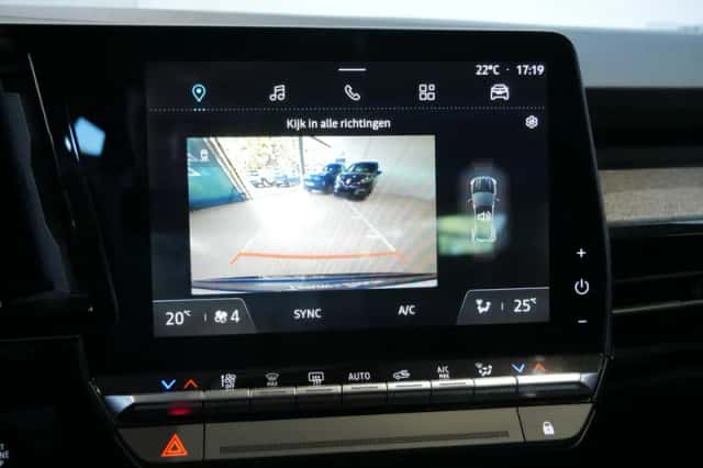 Renault Austral (2024) thumbnail 16
