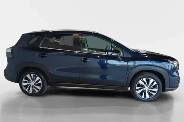 Suzuki S-Cross (2024) thumbnail 4