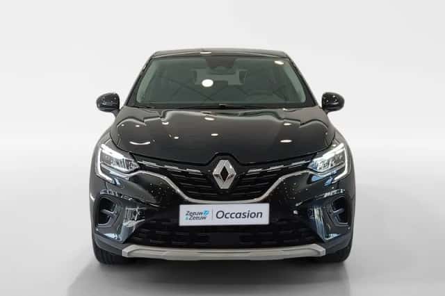 Renault Captur (2023) thumbnail 3
