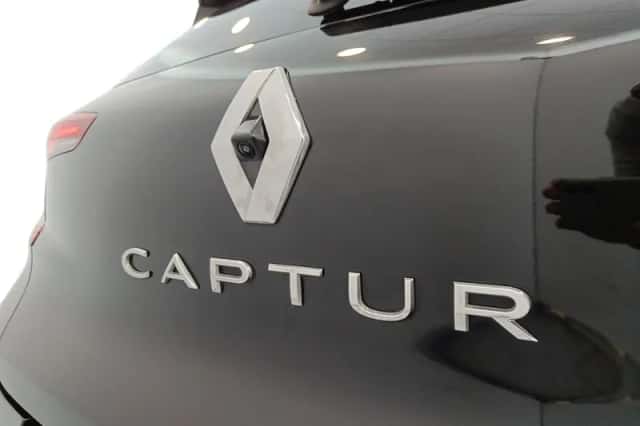 Renault Captur (2023) thumbnail 27