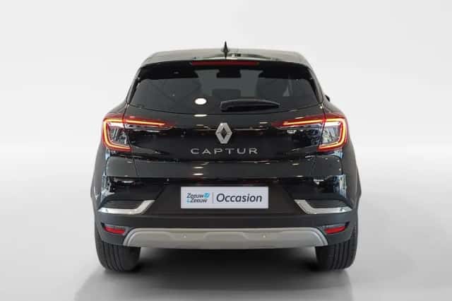 Renault Captur (2023) thumbnail 6