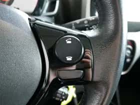 Toyota Aygo (2017) thumbnail 15