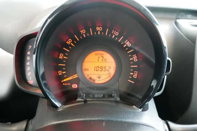 Toyota Aygo (2017) thumbnail 16