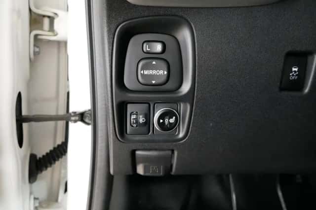 Toyota Aygo (2017) thumbnail 23