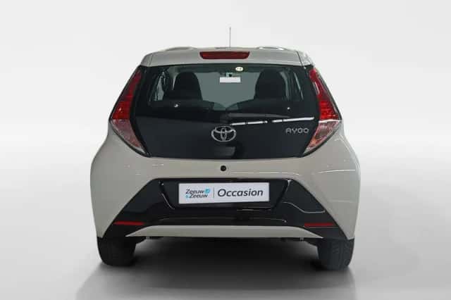 Toyota Aygo (2017) thumbnail 6