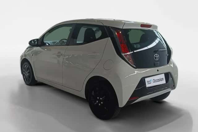 Toyota Aygo (2017) thumbnail 7