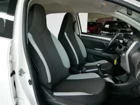 Toyota Aygo (2017) thumbnail 10