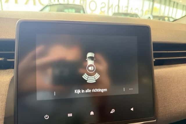 Renault Clio (2024) thumbnail 18