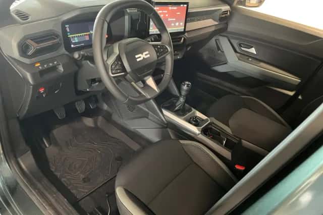 Dacia Duster (2025) thumbnail 9