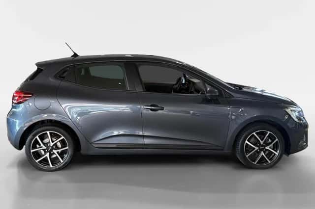 Renault Clio (2022) thumbnail 2
