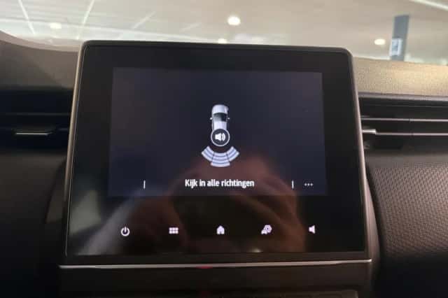 Renault Clio (2022) thumbnail 18
